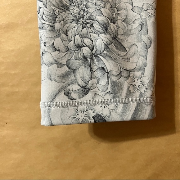 Lululemon | Wunder Under Crop High Rise Leggings Twine White Multi Size 6 - Picture 6 of 10